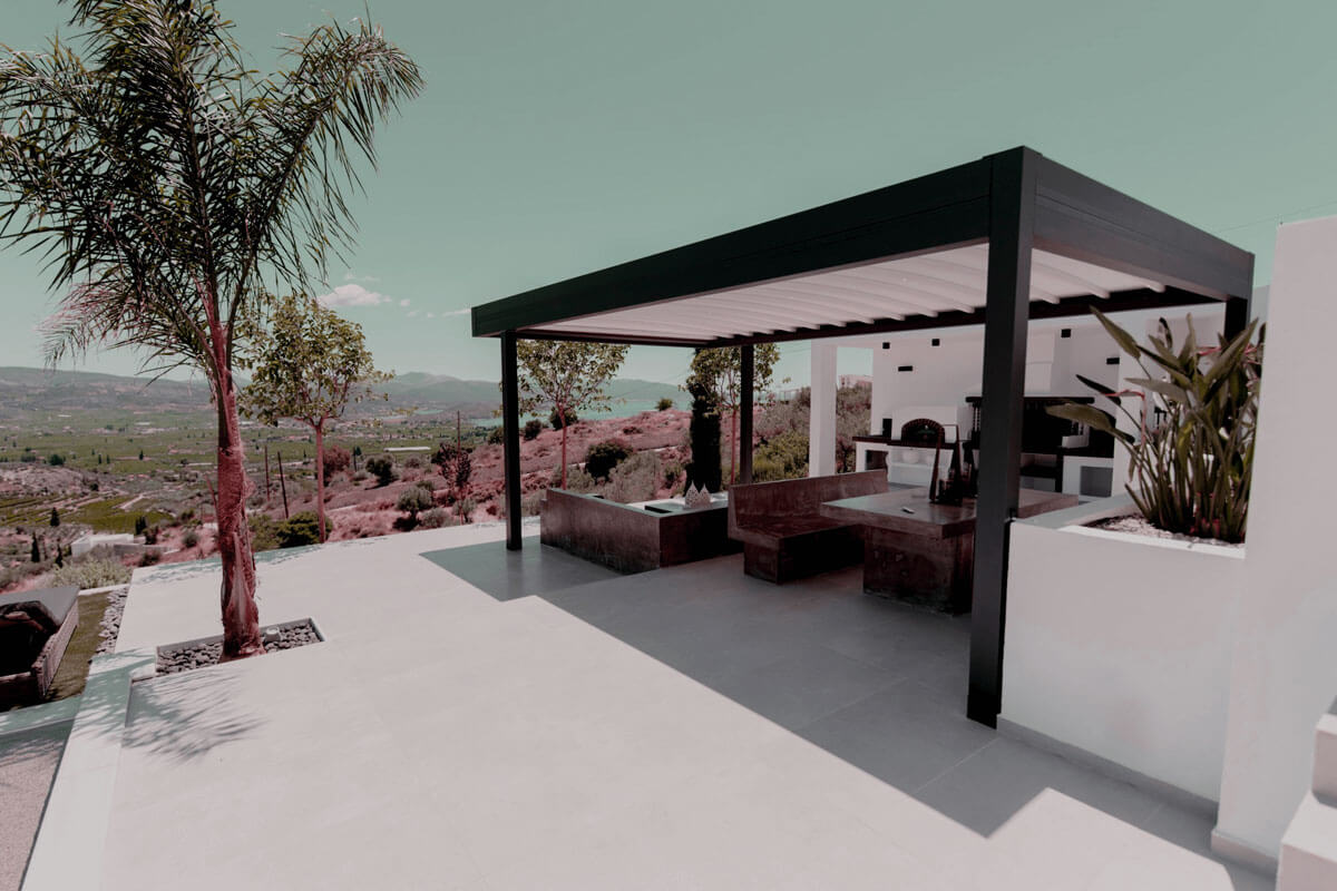 Markiseteppe retractable awning providing outdoor shade on modern patio deck with UV protection and energy saving benefits